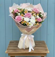 Букет цветов из:  Гвоздики, Орхидеи и Розы в Тополево