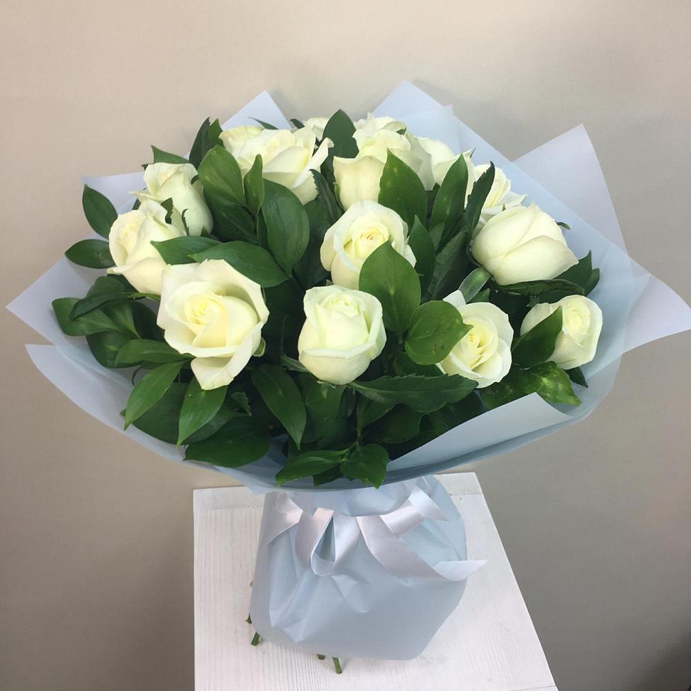 Букет 15 Белых роз Проуд в Тополево