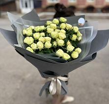 Букет Белые кустовые розы Солинеро в Тополево