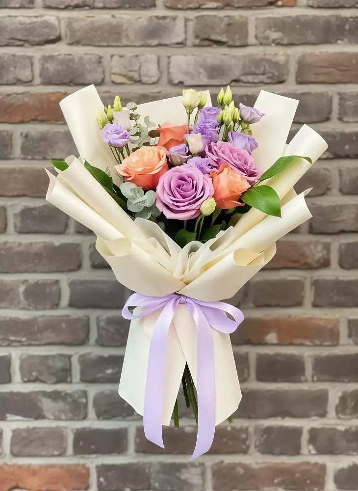 Букет цветов из: Лизиантусы и Розы в Тополево