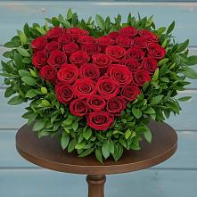 Цветочная композиция из Розы в виде сердца в Тополево