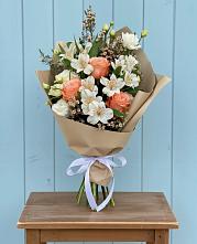 Букет цветов из:  Альстромерии, Лизиантусы, Розы и Хризантемы в Тополево