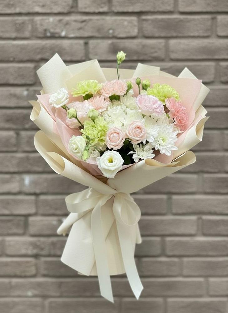 Букет цветов из: Гвоздики, Розы, Лизиантусы и Хризантемы в Тополево