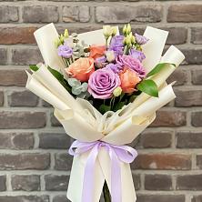 Букет цветов из:  Лизиантусы и Розы в Тополево