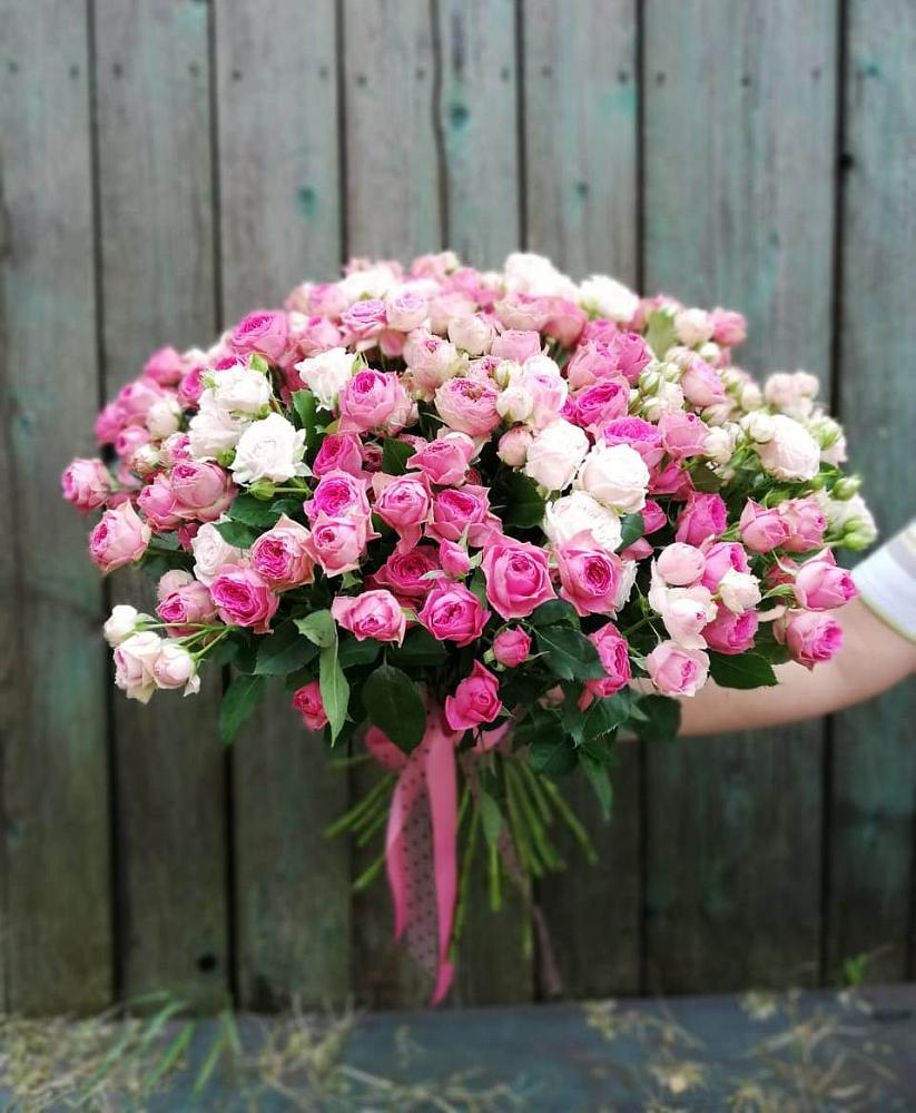 Букет Розовые кустовые розы Натали и Лав Лидия в Тополево